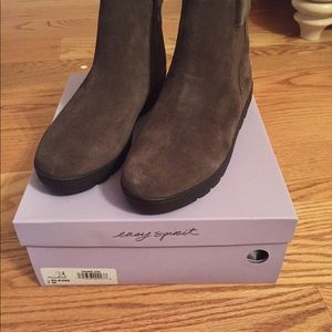 Brand new Easy Spirit suede ankle boots.
